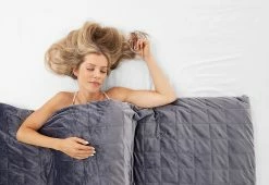 Deals π The Most Luxurious Stress Relieving Weighted Blanket by Sharper Image π