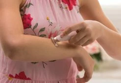 Buy 😉 Rechargeable 👩 Women’s Razor with Light by Church & Dwight Co., Inc. 🔔 -Cheap Home Store 207726 z7